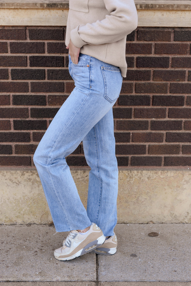 CASSIE STRAIGHT LEG