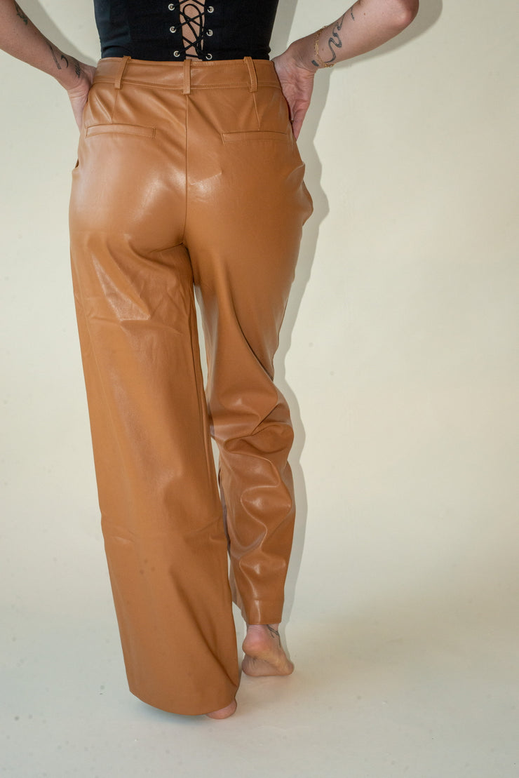 FAUX LEATHER TROUSER