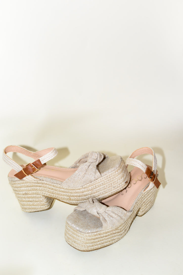 WOVEN PLATFORM