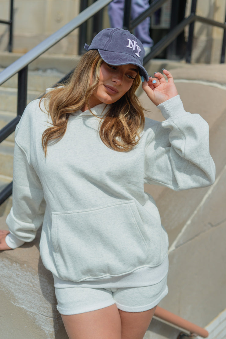 CLASSIC OVERSIZED HOODIE